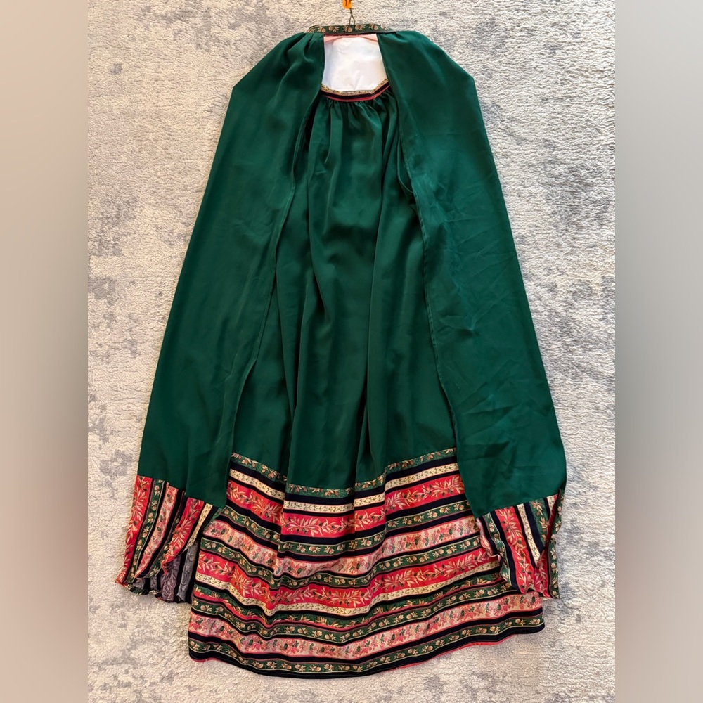 Elegant Green and Multicolor Women's Dress w/ Attached Cape
